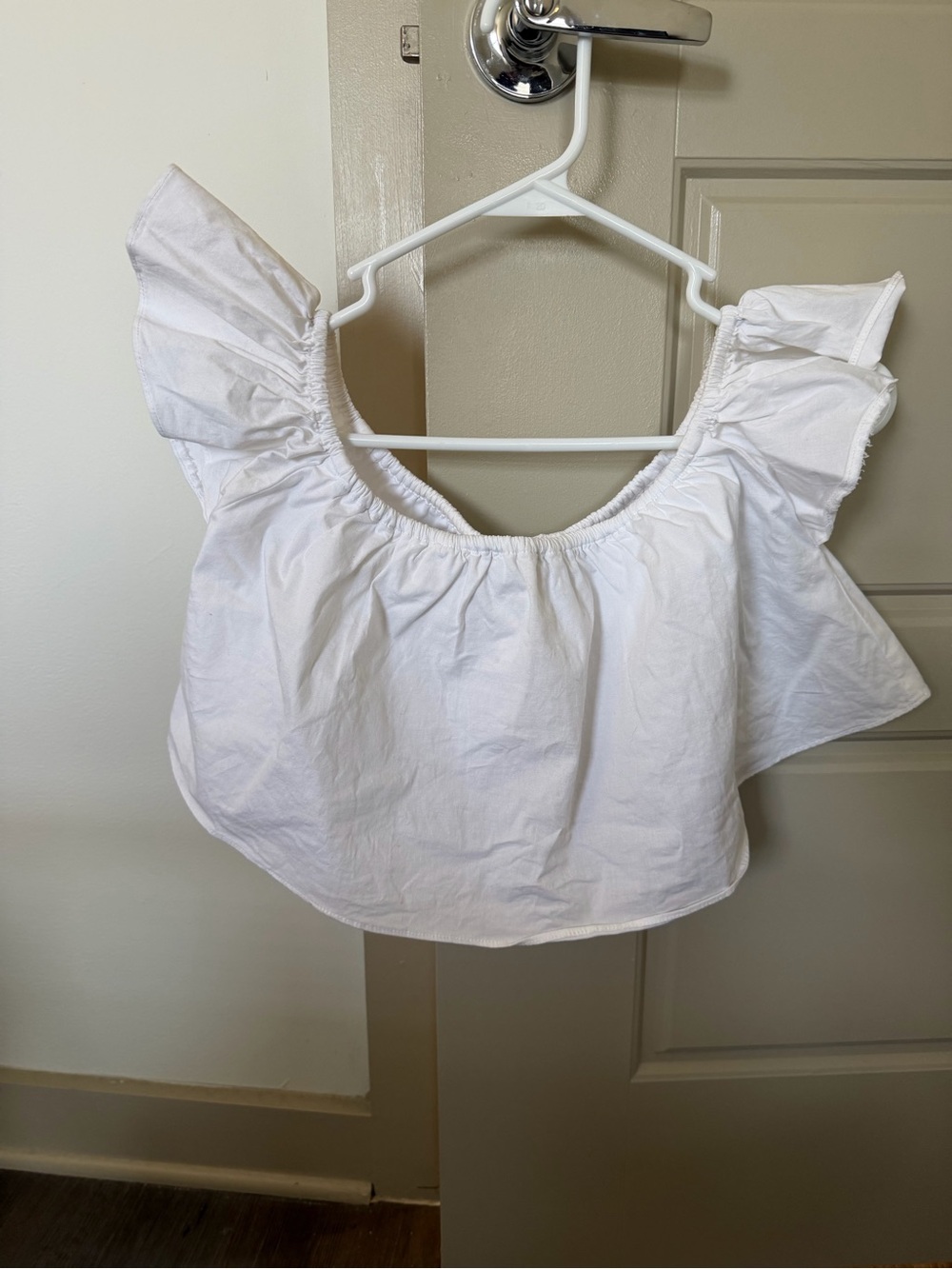 Forever 21 White Off-Shoulder Ruffle Crop Top